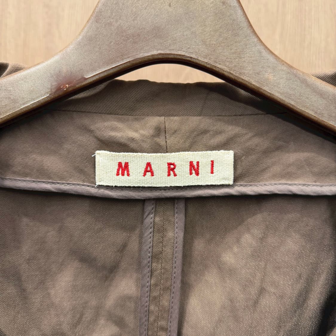 마르니 오픈 자켓 라운드 카라 사이드 리본 스트랩 디테일 브라운 상품이미지7