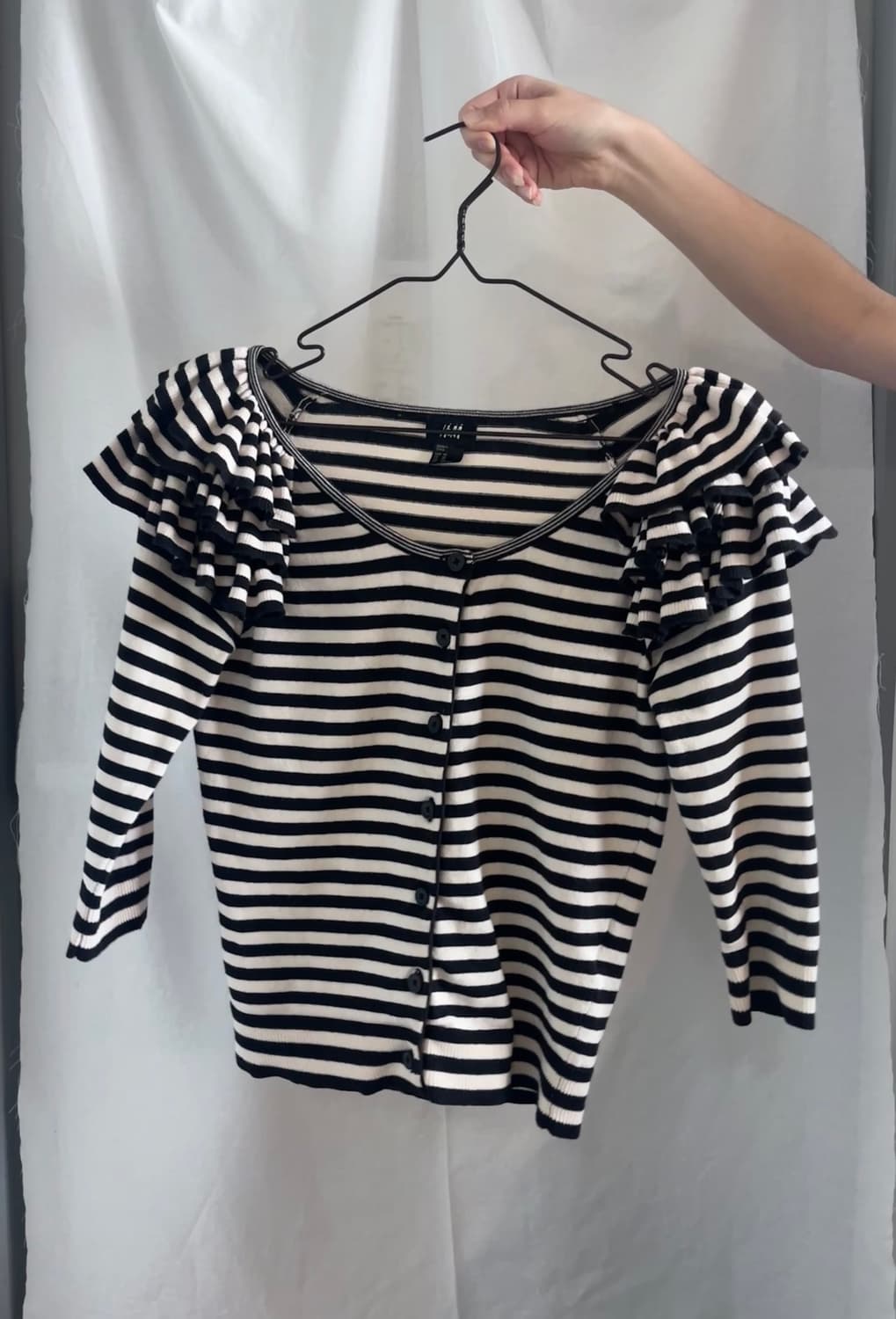 Stripe ruffle cardigan  상품이미지1