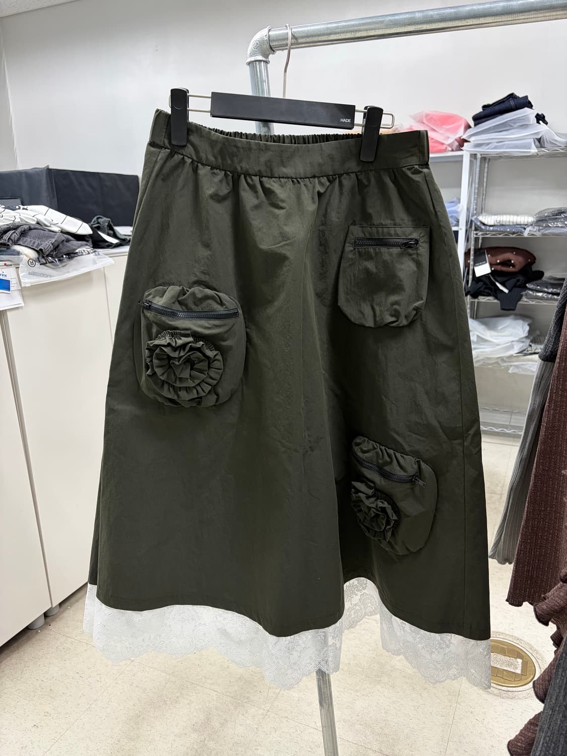 로즈 카키 레이스 롱스커트 상품이미지1