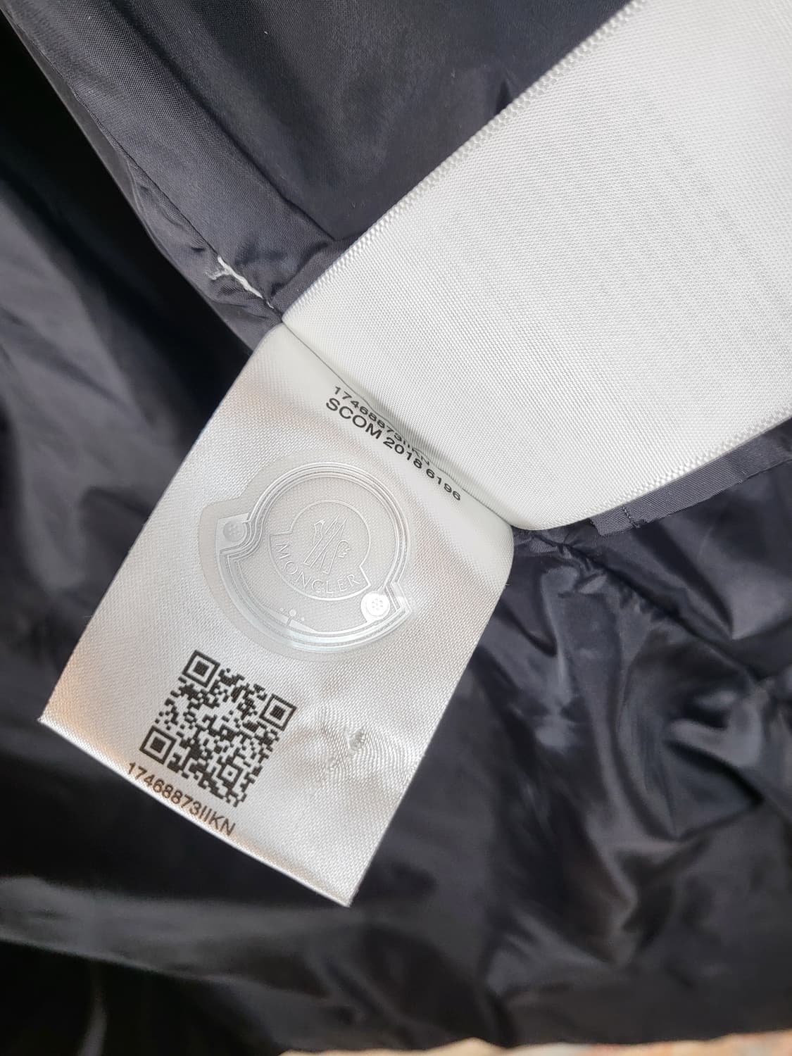 몽클레어 마리노니에르 후드롱패딩 블랙 4사이즈 95-100 M 상품이미지8