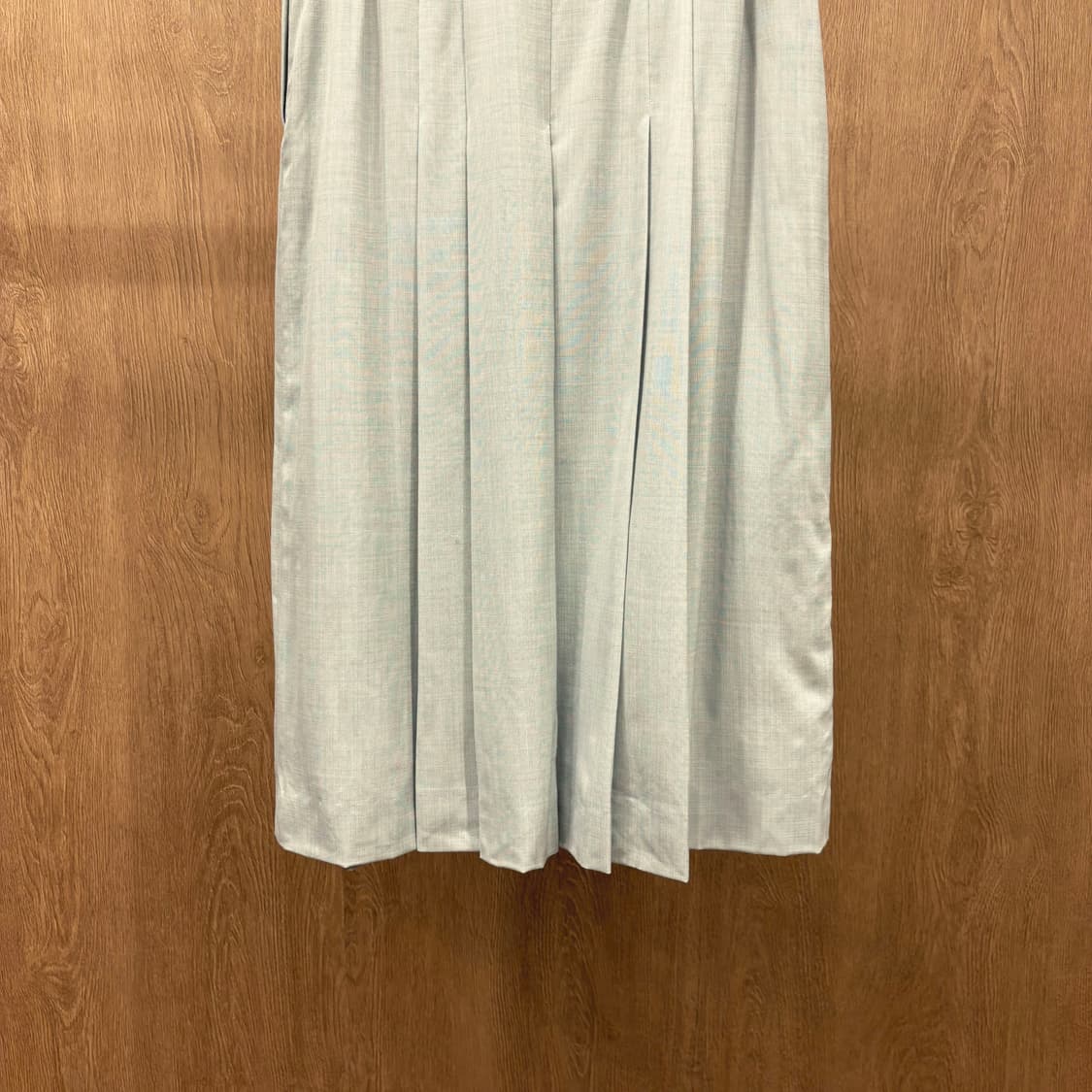 버버리 울 미디 스커트 세미 플레어 실루엣 프론트 플리츠 디테일 민트 상품이미지5