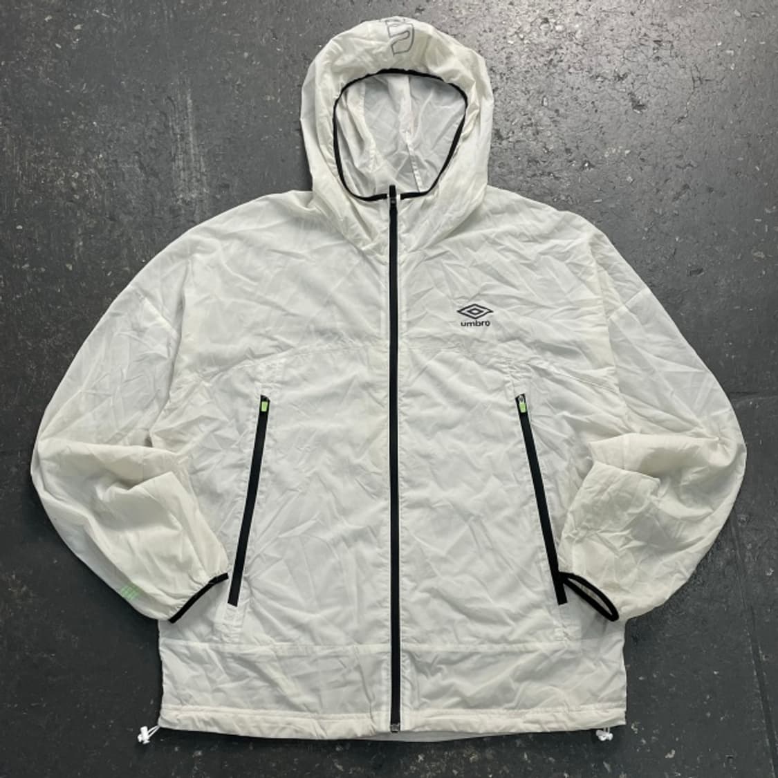 100 엄브로 경량 바람막이  상품이미지1