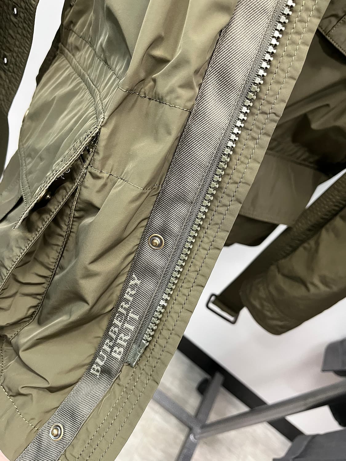 110) 버버리 벨티드 나일론자켓  상품이미지10