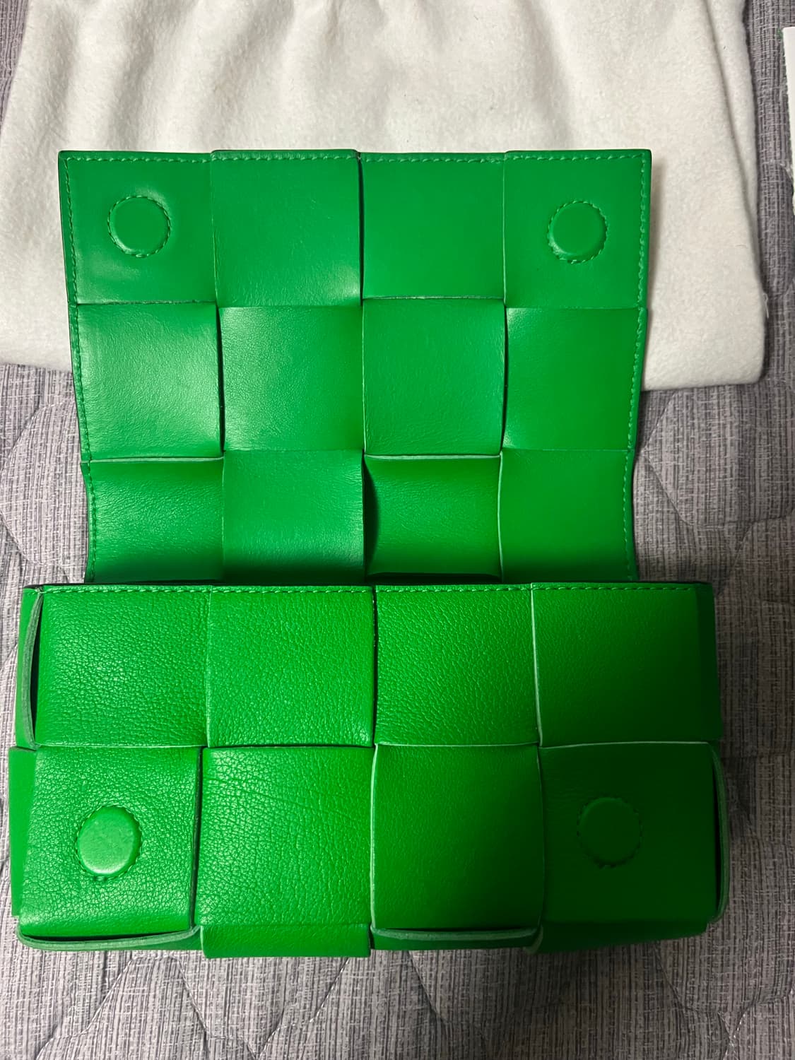 보테가베네타 램스킨 그린 레더 벨트 카세트백 상품이미지2