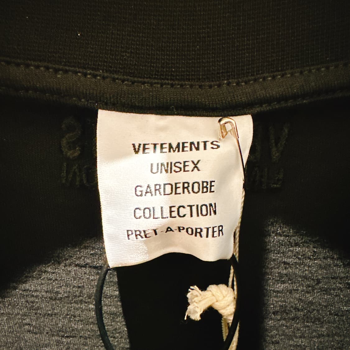 베트멍 유니섹스 더블 아나키 로고 오버사이즈 티 70% 상품이미지3