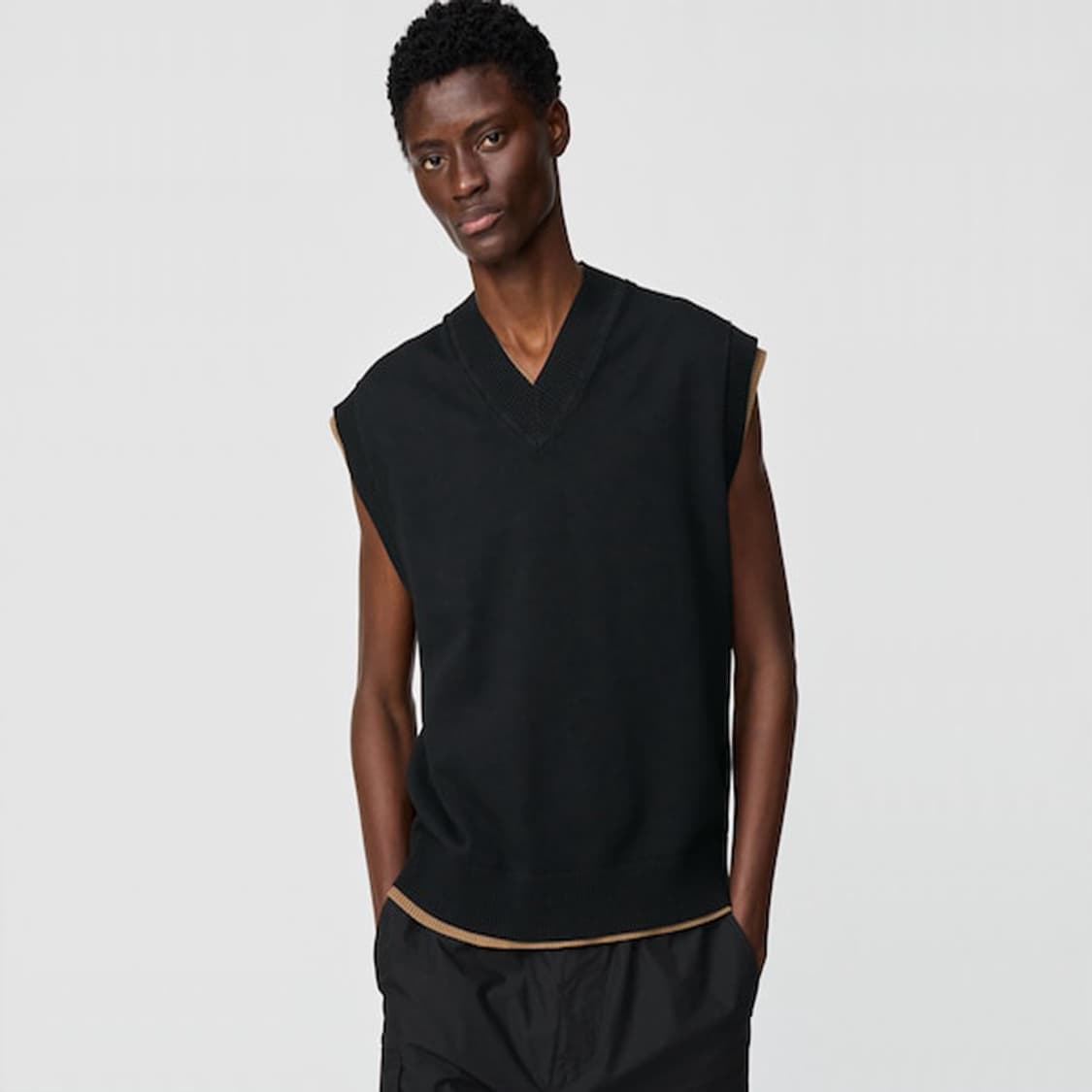 유니클로C 니트 베스트 블랙 XL 상품이미지1