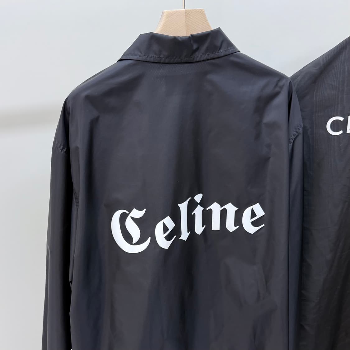 [S+급/52] 셀린느 백로고 나일론 코치 바람막이 자켓 상품이미지2