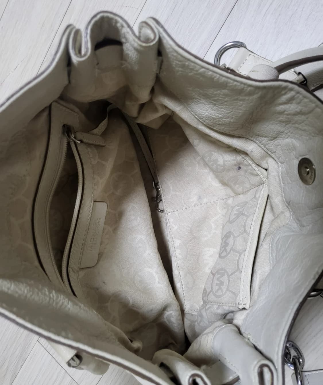 마이클 코어스 Michael Kors 해밀턴 숄더백 아이보리 상품이미지4