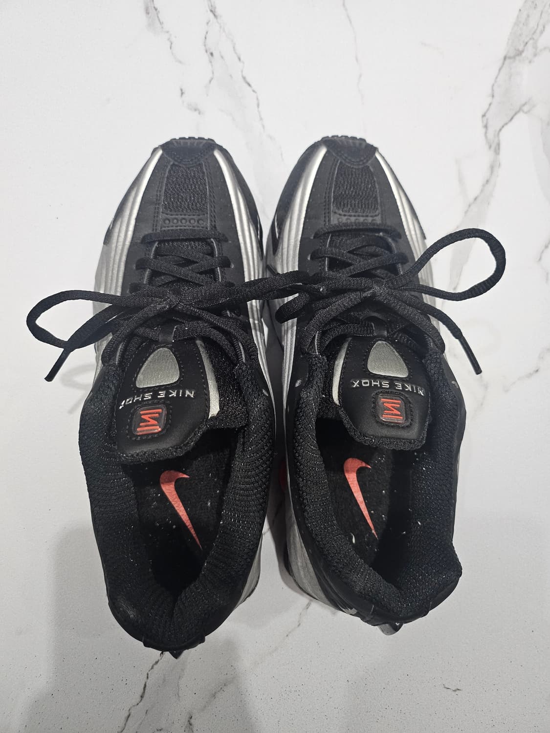 나이키 샥스 R4 블랙 라이트 크림슨 245 상품이미지2