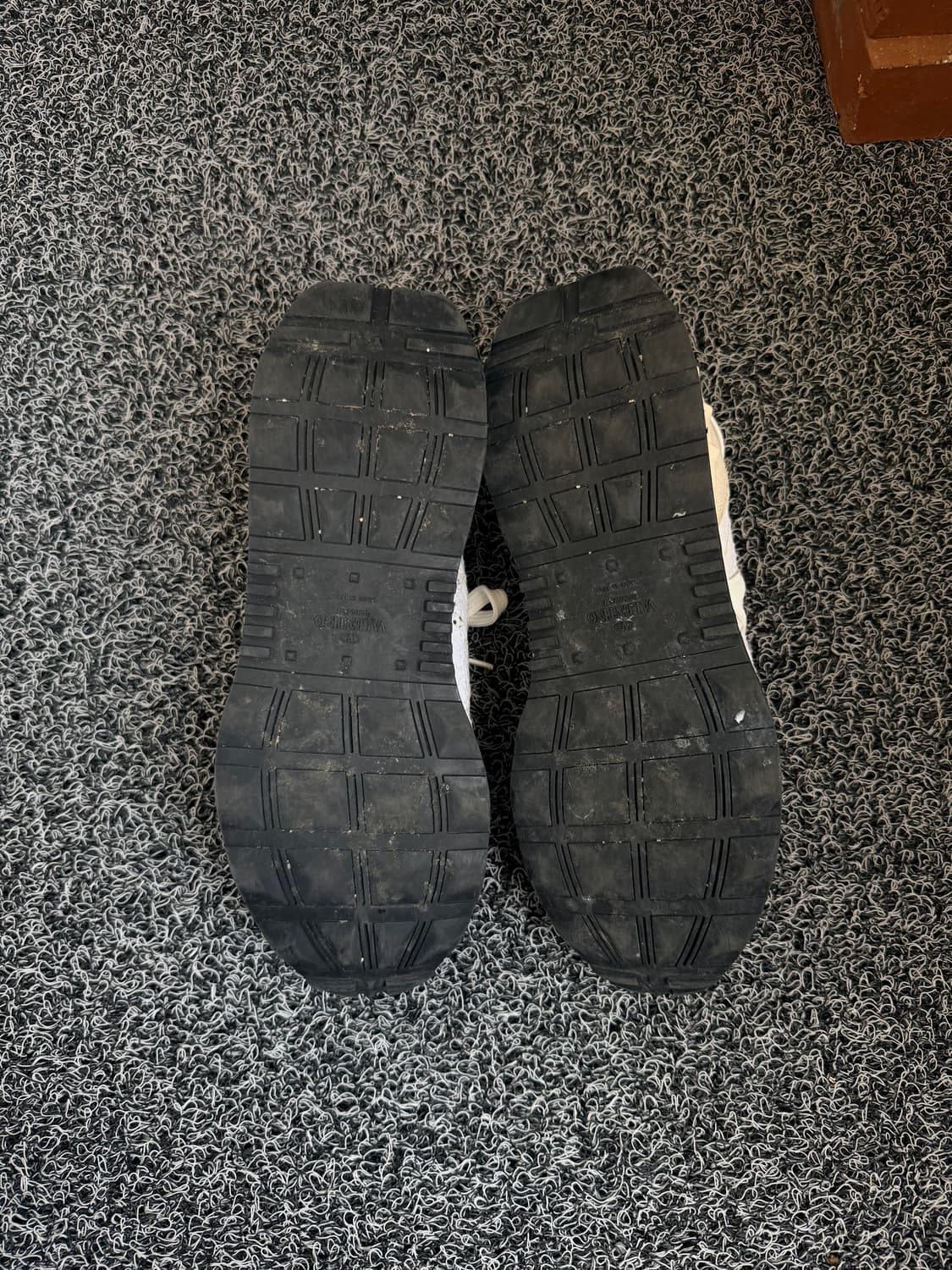 발렌티노 가라바니 가브리엘 레이스 로우탑 스니커즈 상품이미지6