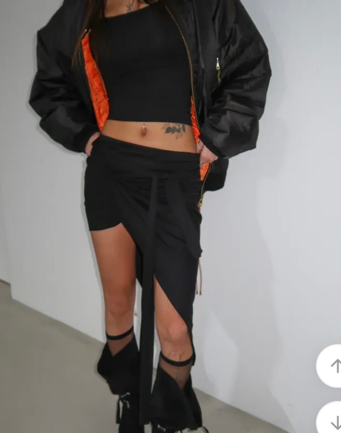 위위미유 언발란스 스트랩 미디스커트 상품이미지2