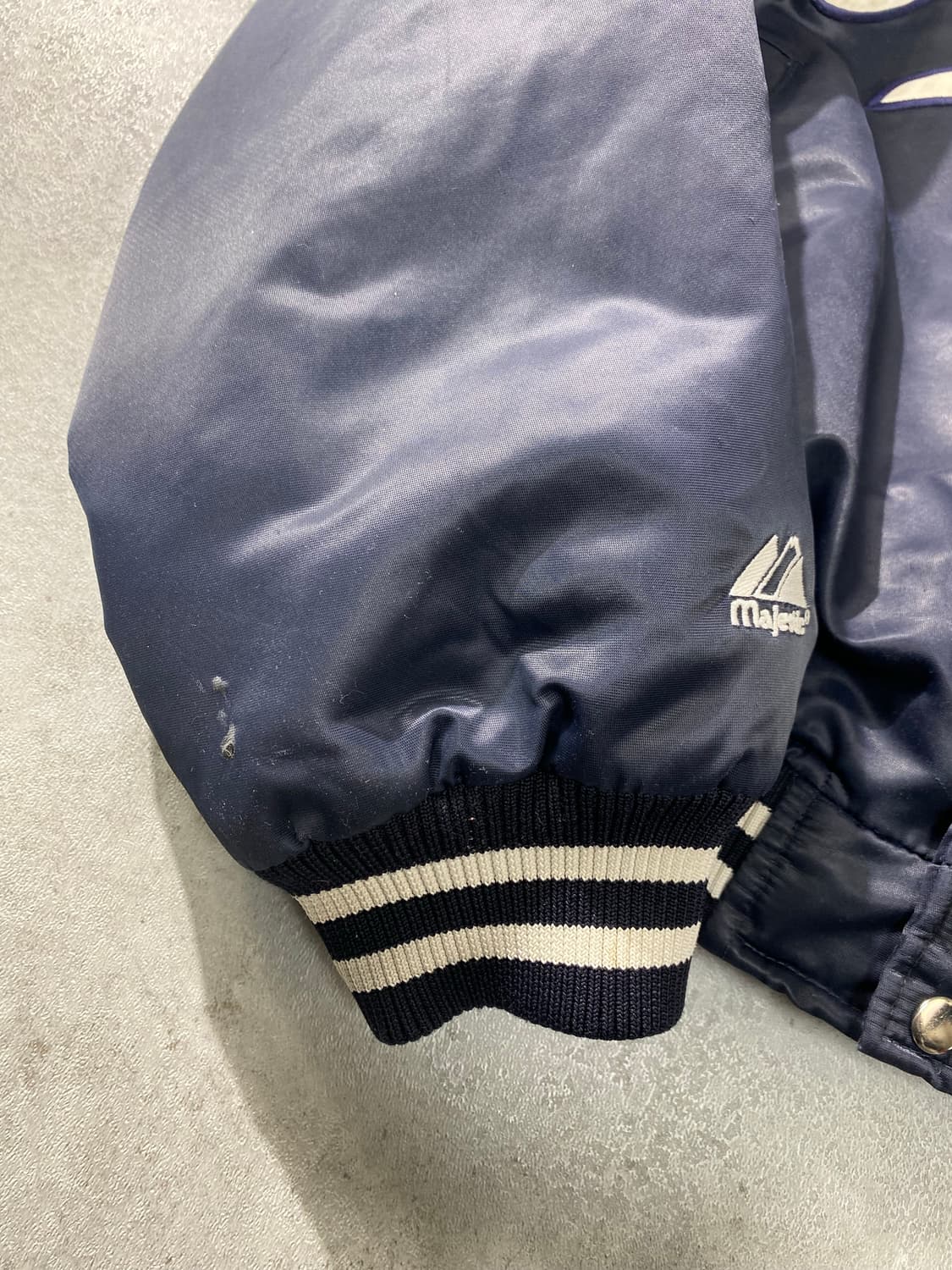 [L] 90s Majestic 마제스틱 뉴욕 양키스 나일론 바시티자켓 상품이미지4