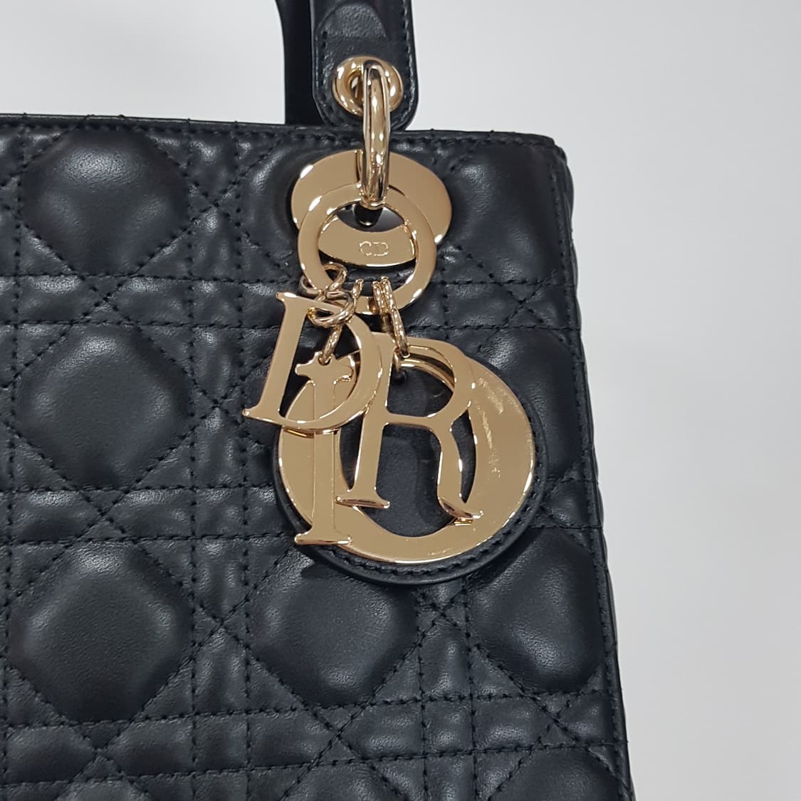 디올 레이디디올 스몰 블랙 M0538ONGE 상품이미지3