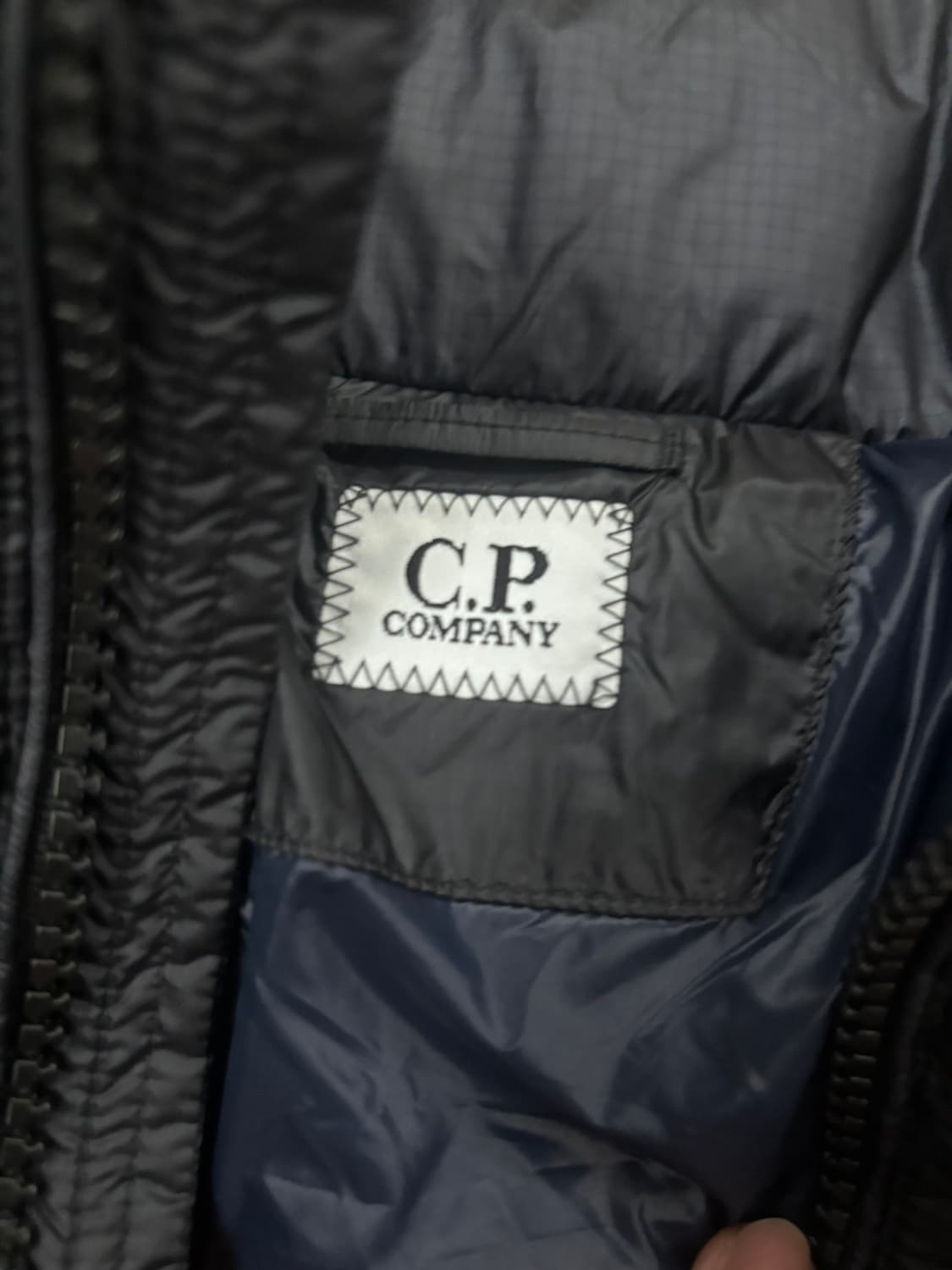 새상품 cp컴퍼니 dd쉘24fw 입니다 상품이미지3