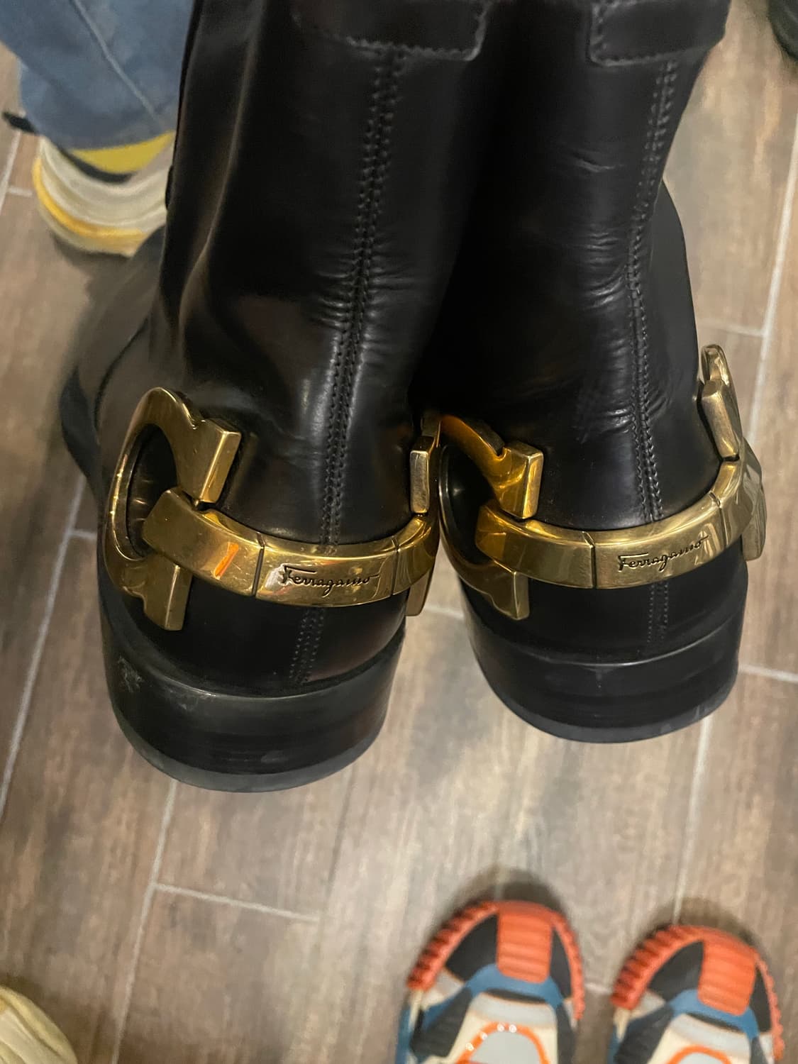 페라가모 블랙 레더 앵클 부츠 8사이즈 상품이미지3