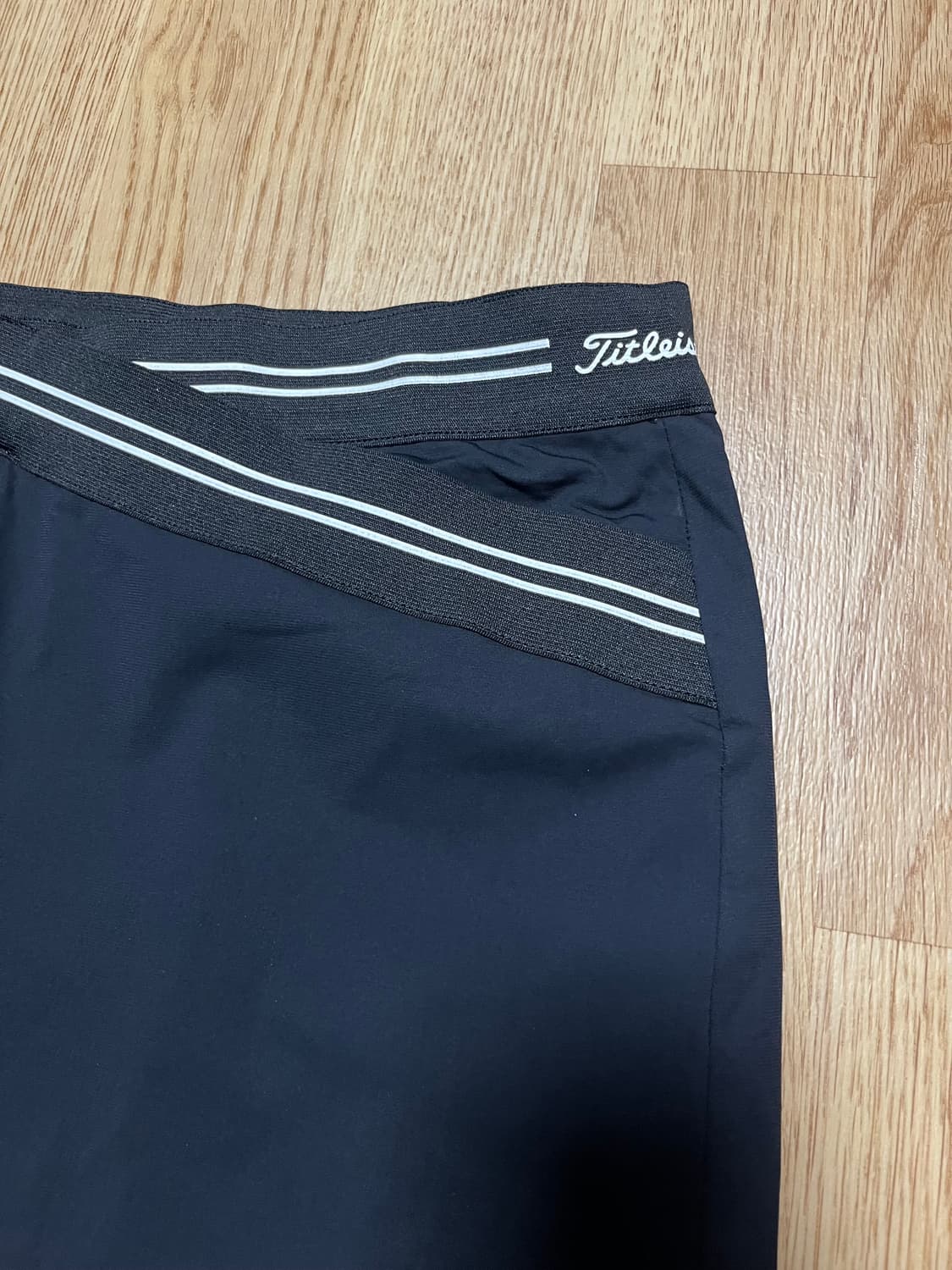 타이틀리스트 검정색 여성 골프치마 상품이미지2