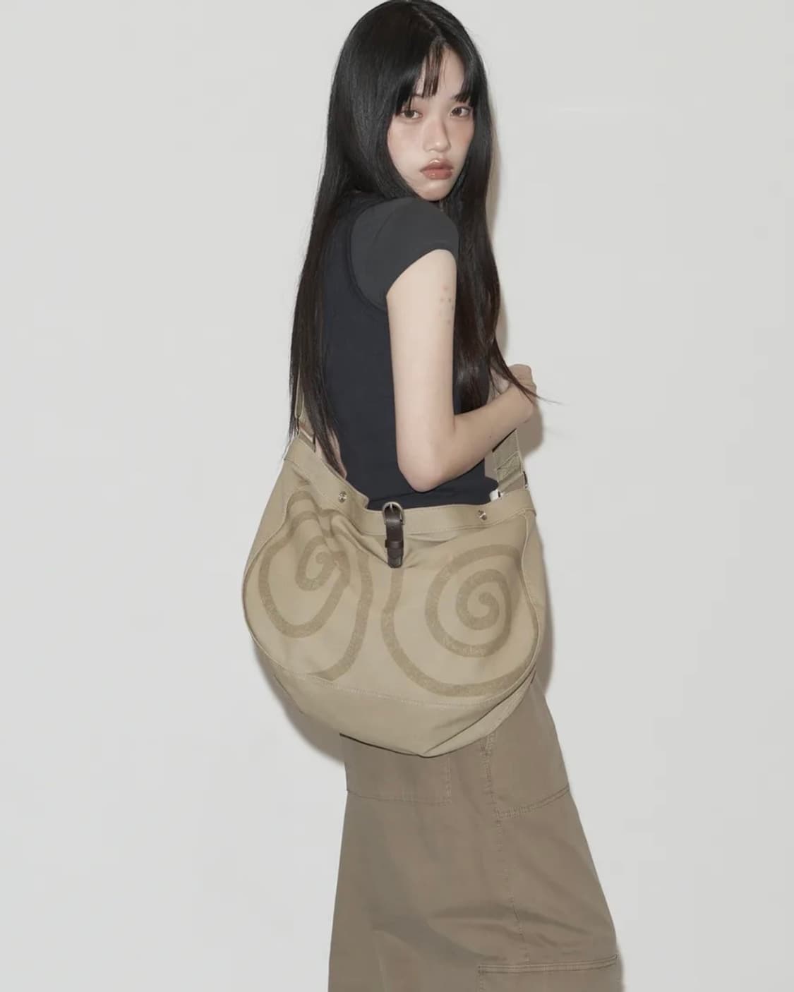 피넛루프 캔버스 크로스백 상품이미지1