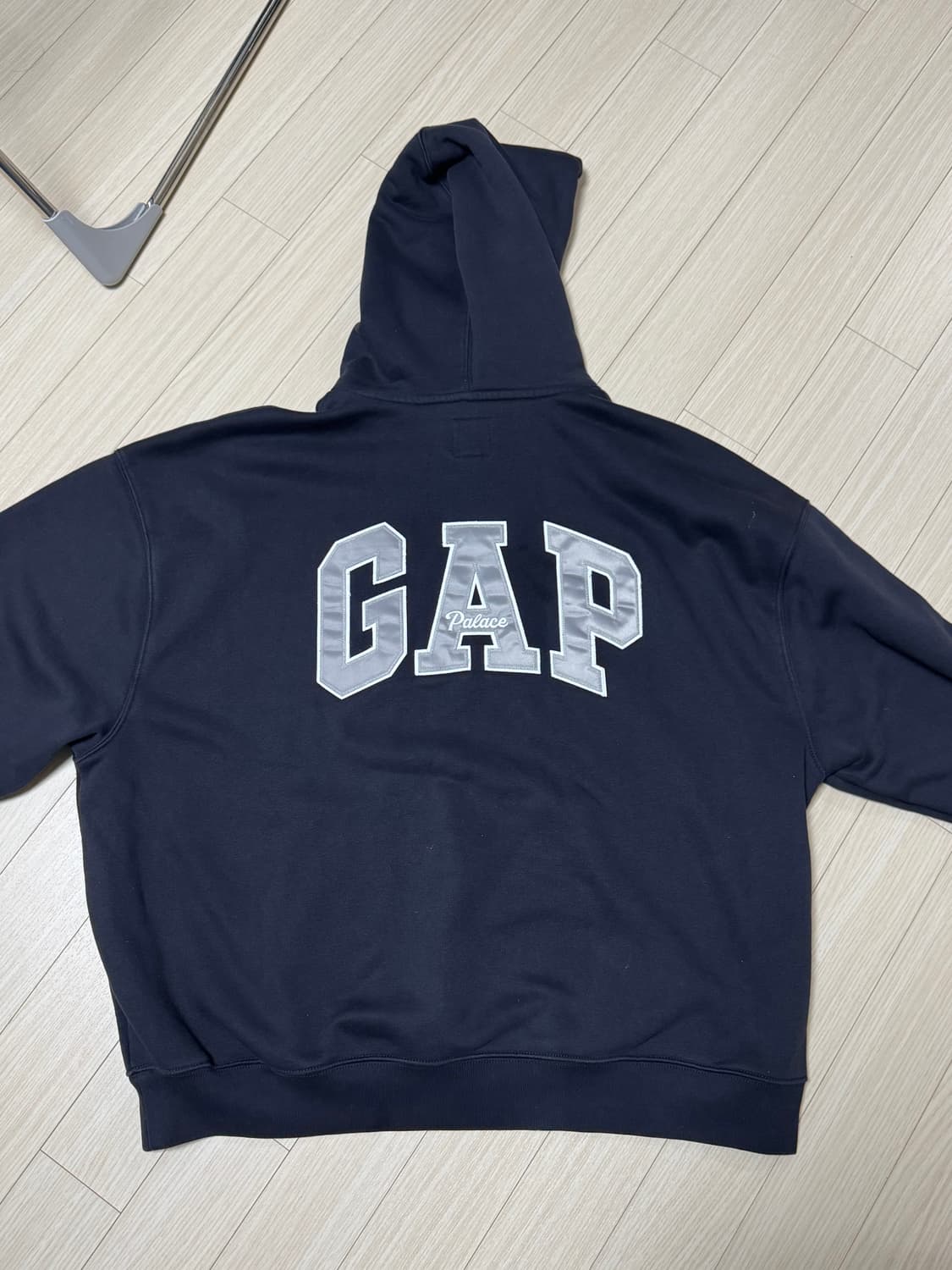 GAP과 Palace의 콜라보 후드 상품이미지3