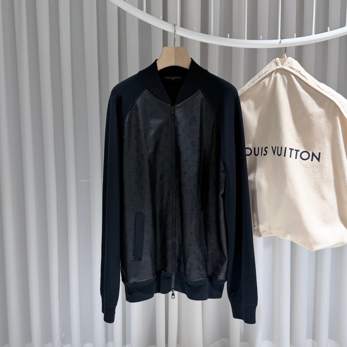 (A+/XXL) / 루이비통 모노그램 시보리  믹스 레더 블루종 봄버자켓 상품이미지1
