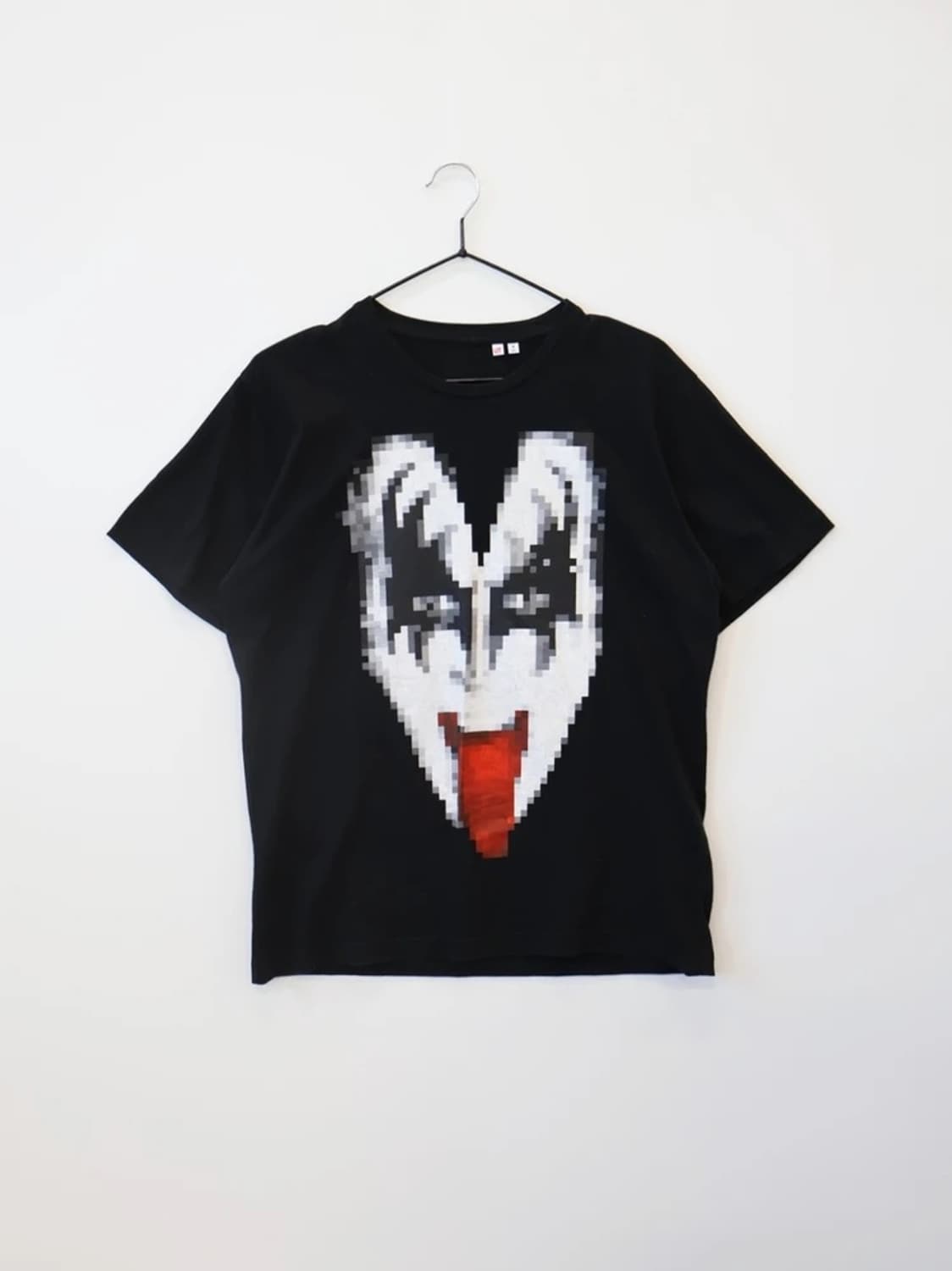 UNIQLO UT KISS Graphic Tee Black 상품이미지3