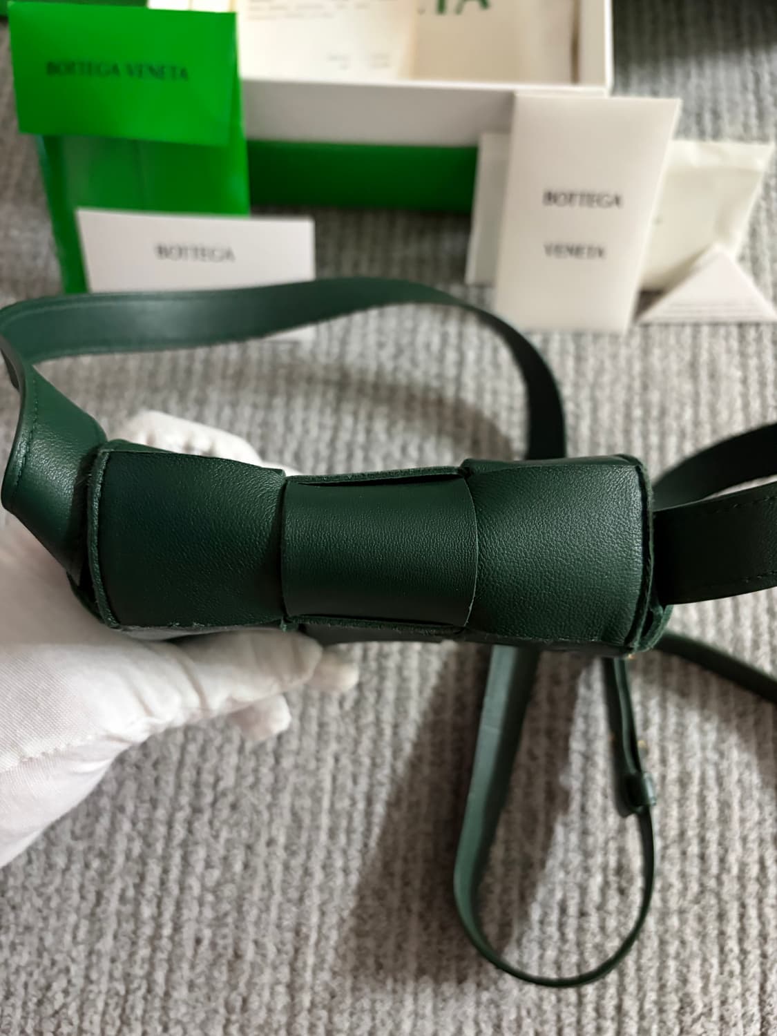 (영수증포함 풀구성) 보테가베네타 미니 카세트백 딥그린 상품이미지6