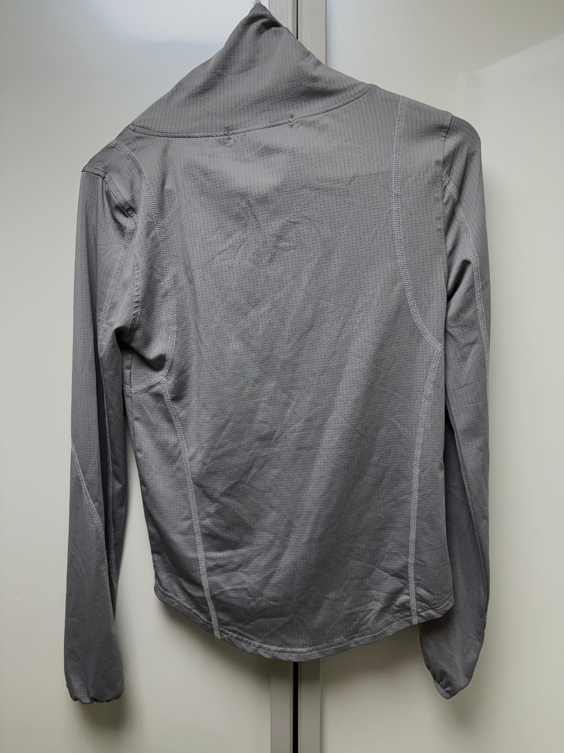 미스치프 드레이프드 터틀넥 탑 상품이미지3