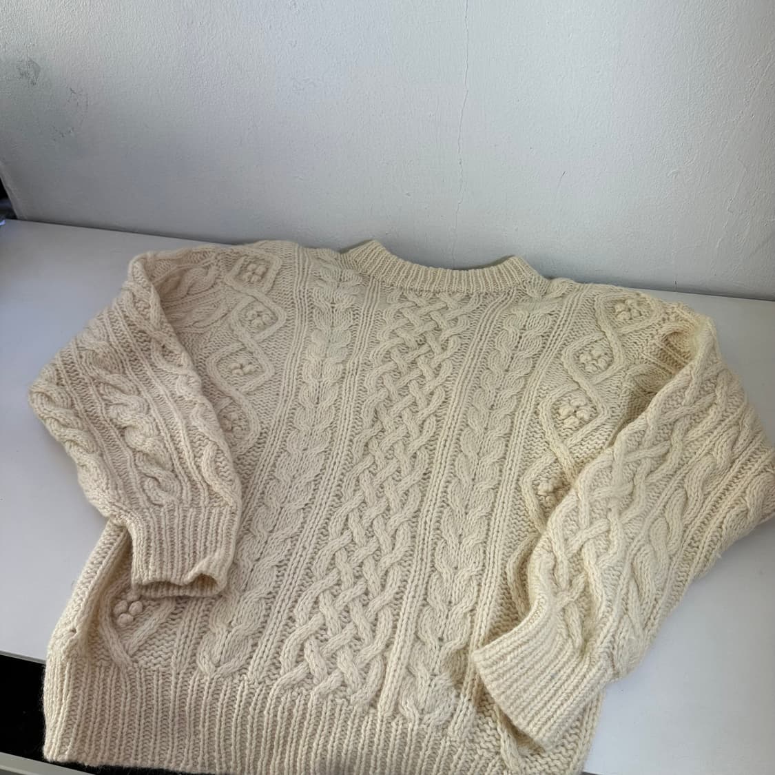 우먼OS 빈티지 루즈오버핏 아이보리 헤비울니트 상품이미지1