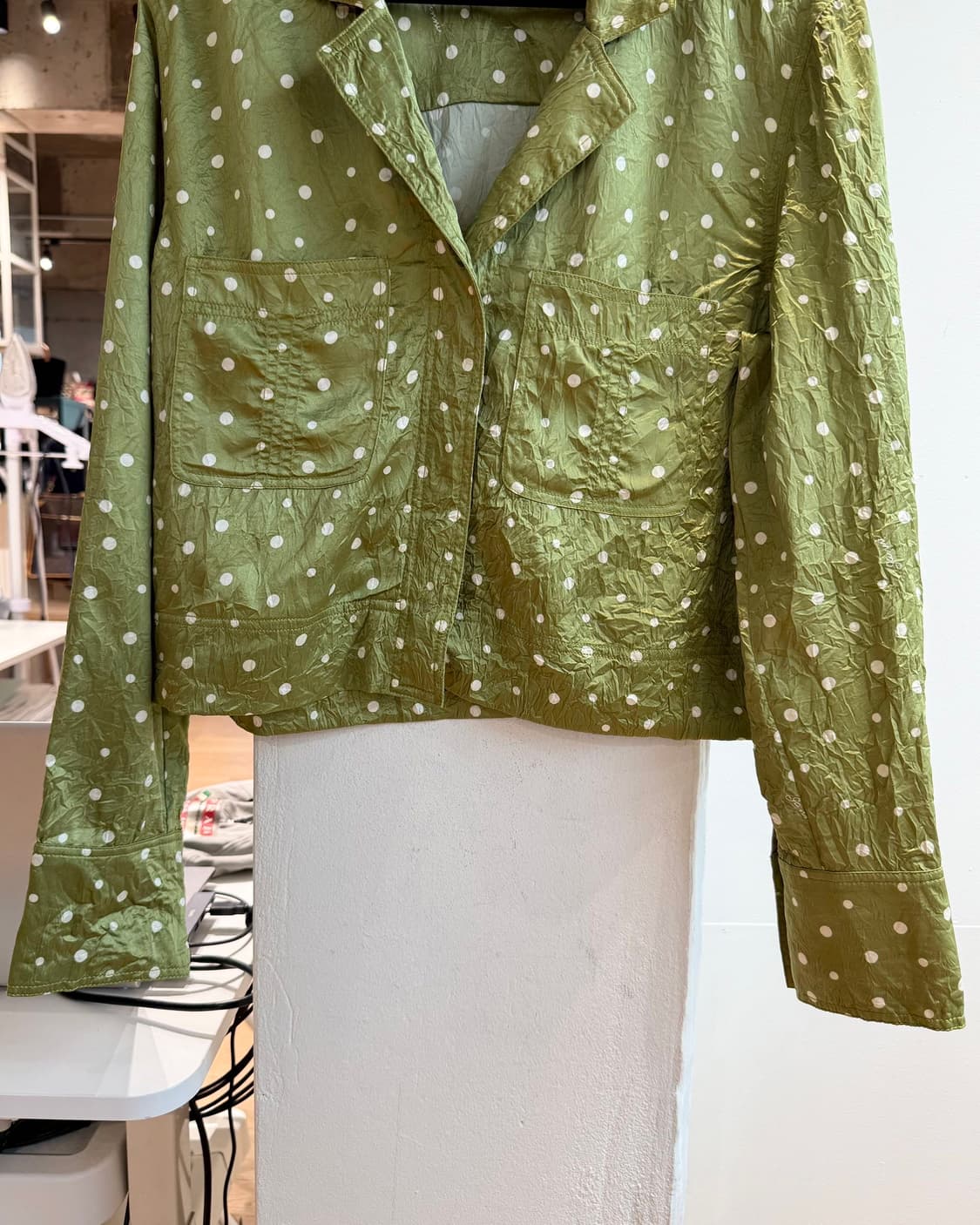 가니 그린 실키 폴카 도트 크롭 셔츠 상품이미지6