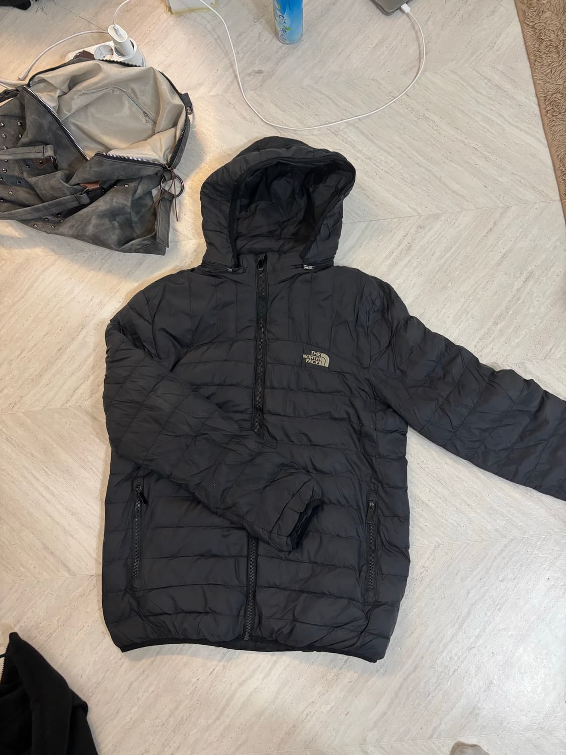 노스페이스 경량패딩 상품이미지1