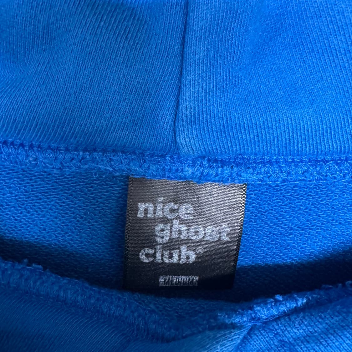 나이스고스트클럽 스프레이 로고 후드티 상품이미지3