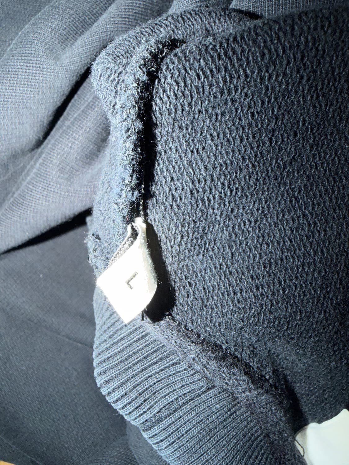 [정품]아미 스몰 하트 블랙 맨투맨 L 상품이미지6