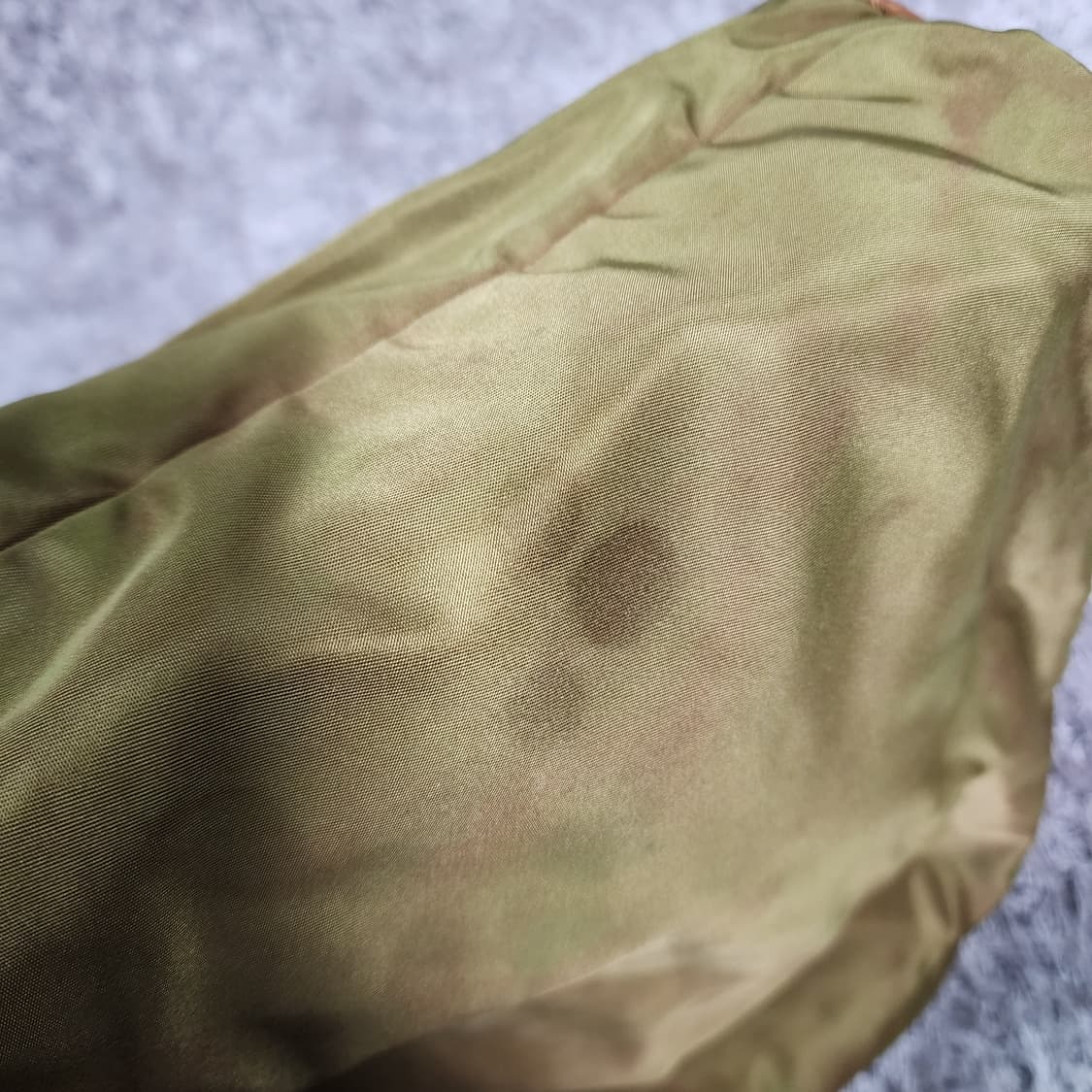 프라다 라일론 숄더백 상품이미지8