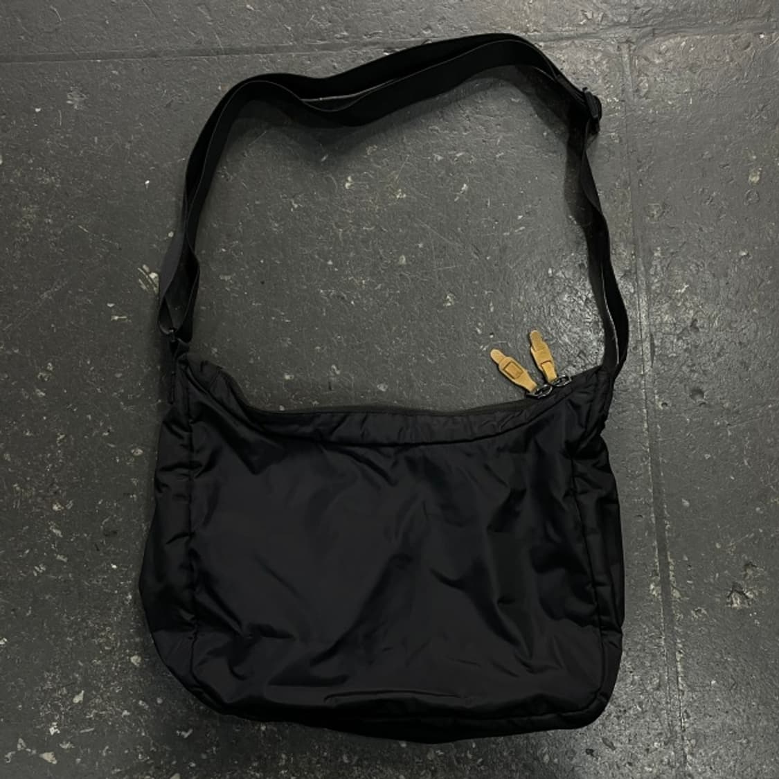 뉴발란스 크로스백 상품이미지3