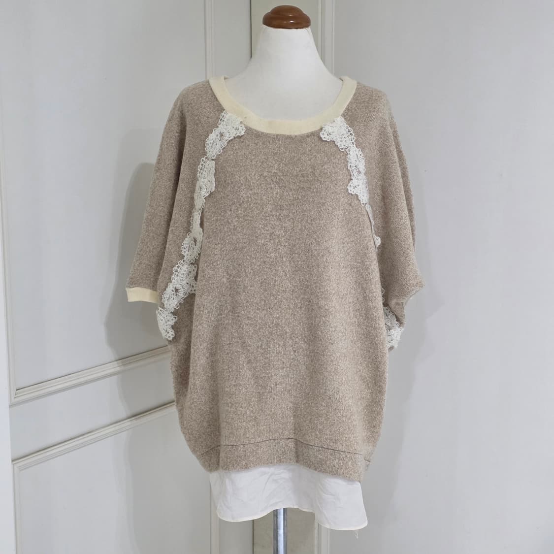 TSUNODA PARIS 빈티지)베이지 레이스 모리걸 라떼무드 가오리니트 상품이미지1