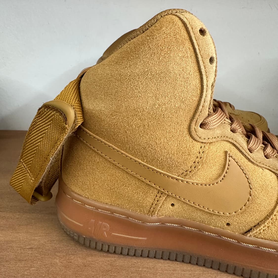 나이키 에어포스 1 하이 ‘된장’ 상품이미지9