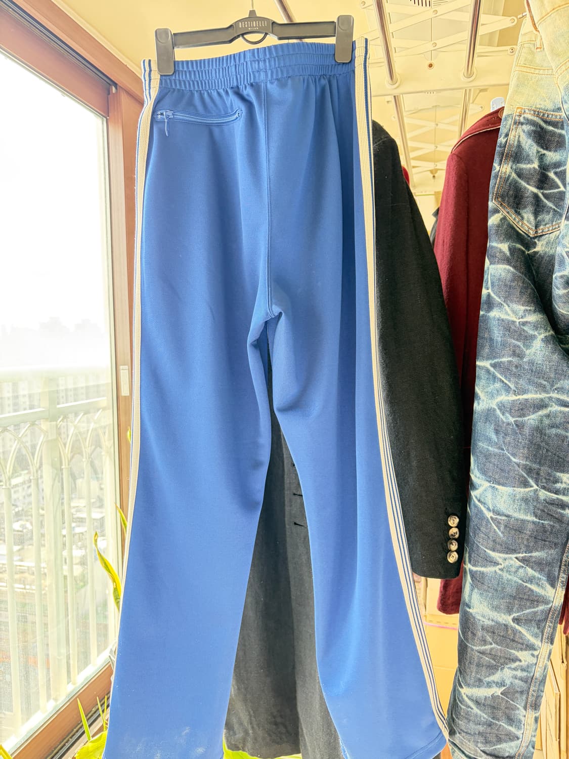 니들스 로얄블루 스트레이트 트랙팬츠 상품이미지3