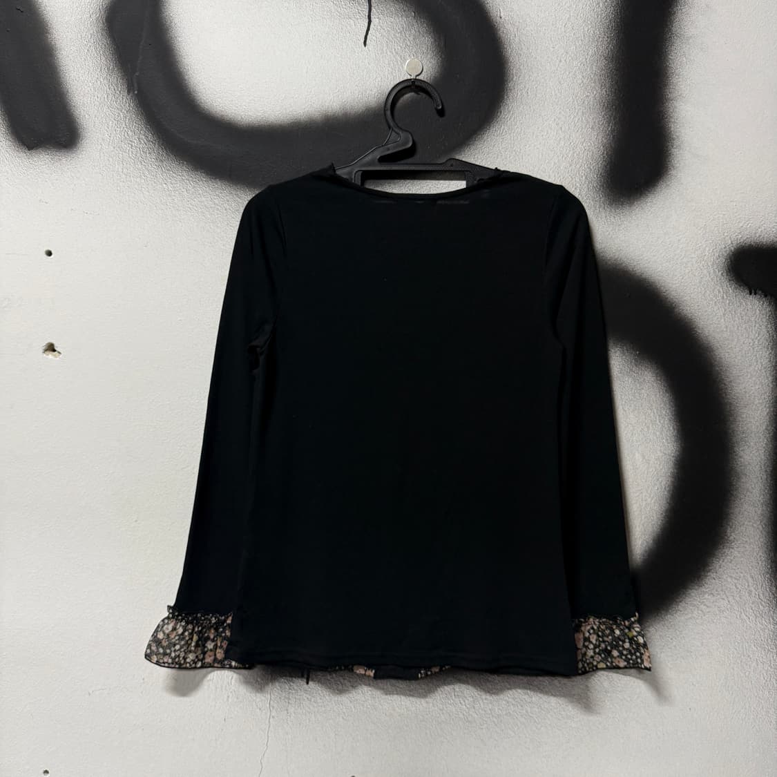 액시즈팜 블랙 모리 플로럴 레이스 롱슬리브 상품이미지2