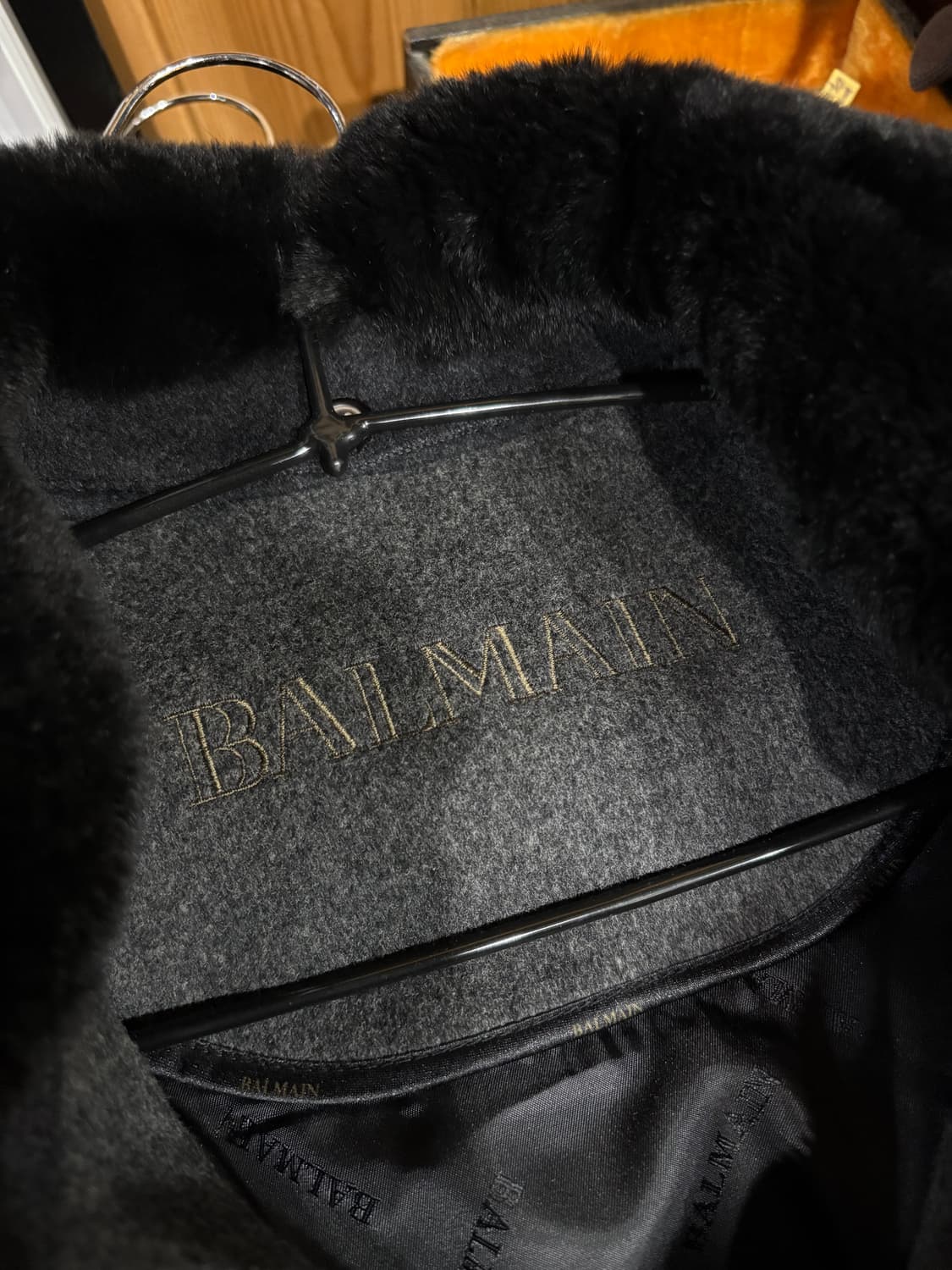 Balmain 발망 블랙 퍼 카라 캐시미어 자켓 상품이미지4