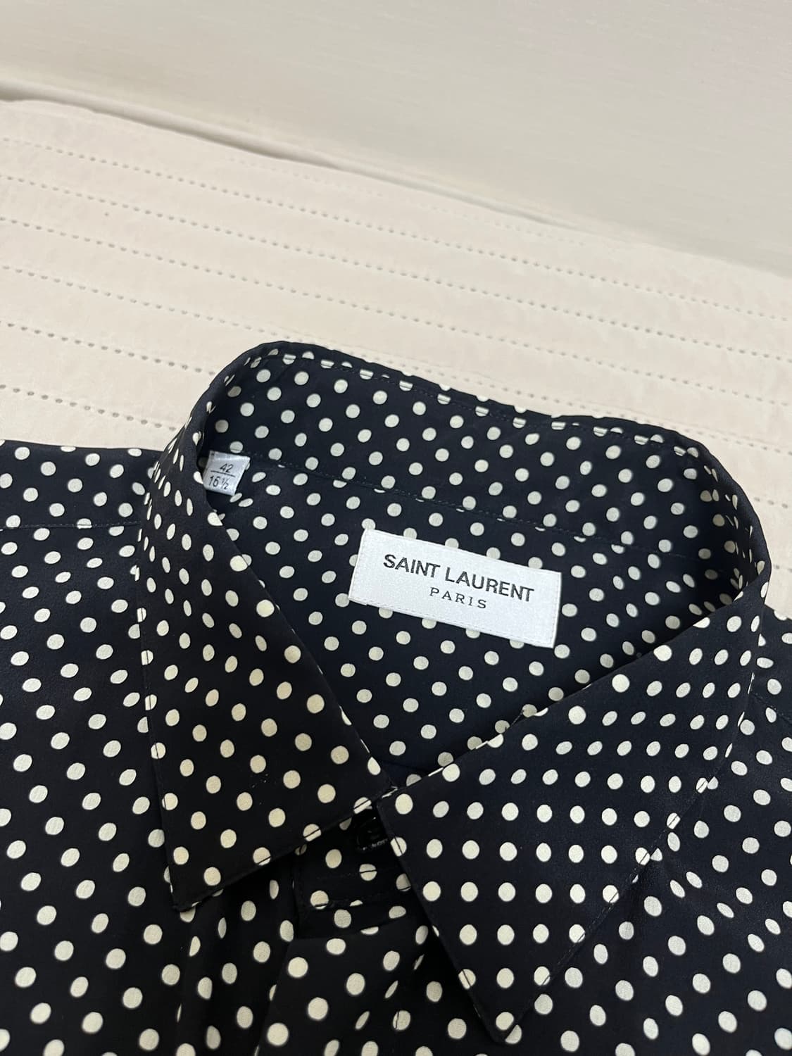 [42] 생로랑 폴카 도트 셔츠 블랙 새상품 상품이미지5