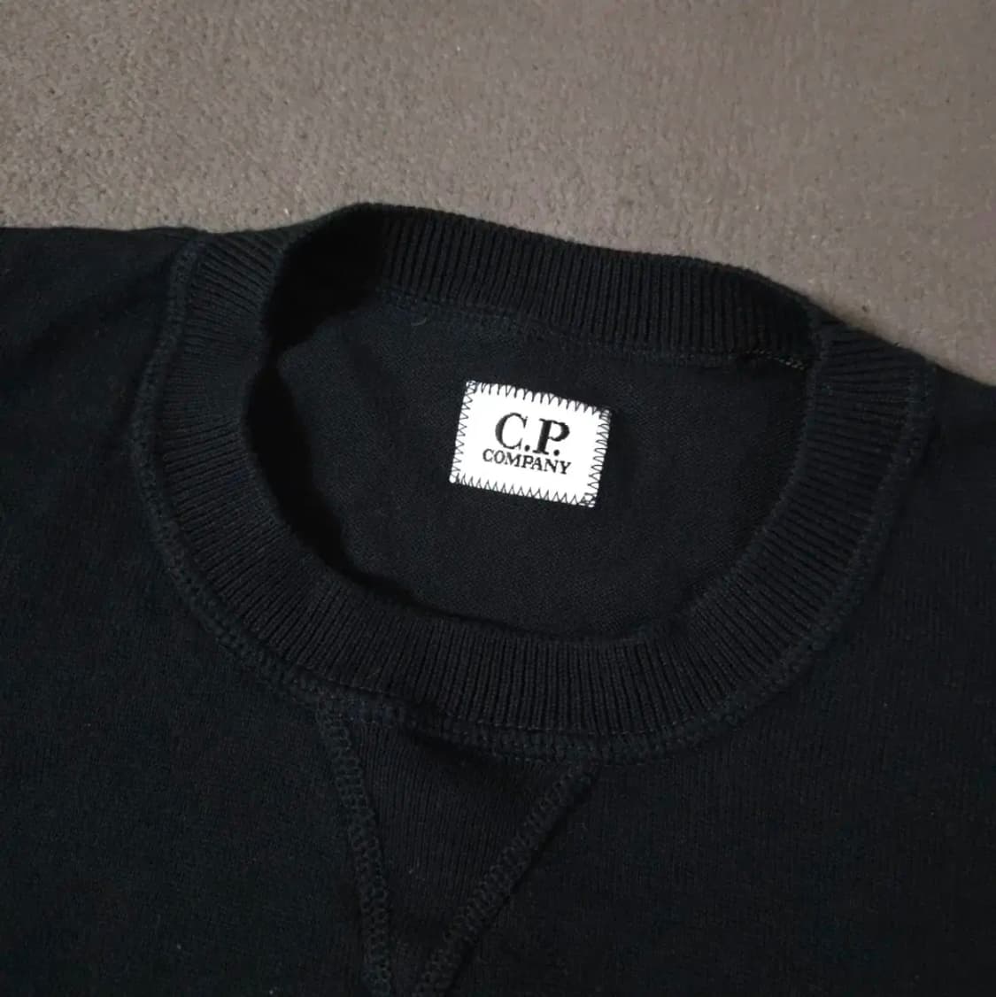 백화점택 CP컴퍼니 렌즈 코튼 니트 XL 블랙 상품이미지3