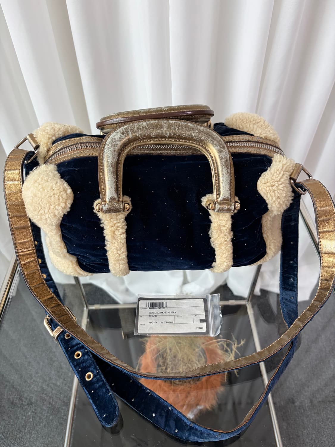 펜디 벨벳 & 셔링 숄더백 상품이미지2