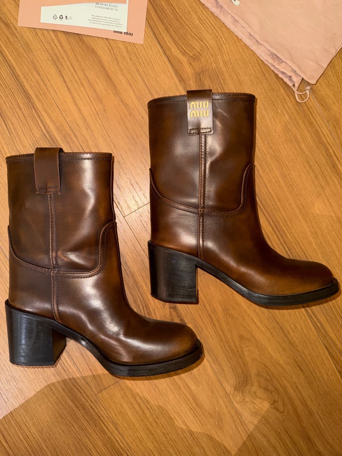 미우미우 부츠 37.5사이즈 판매합니다. 상품이미지1