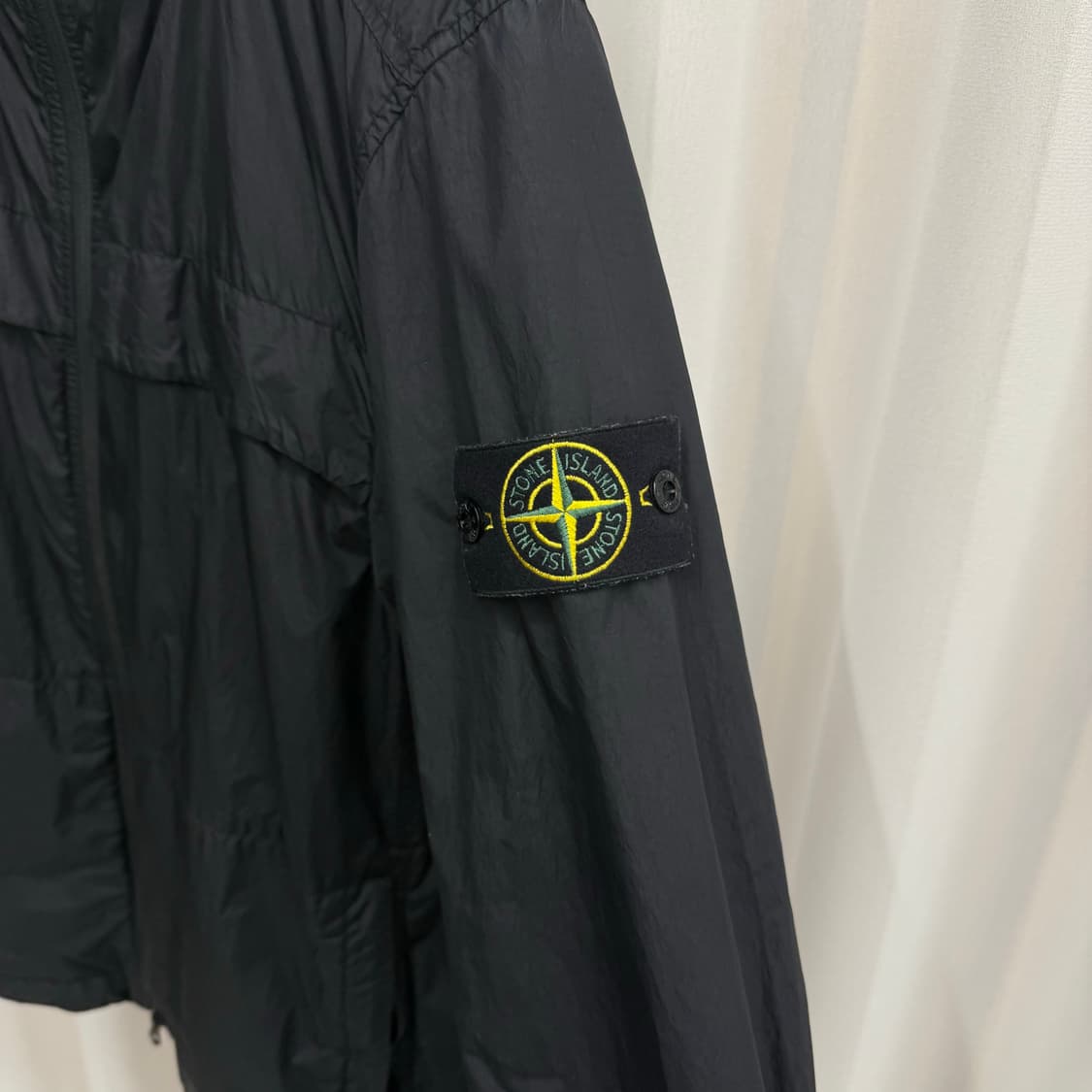 [24SS/S] 스톤아일랜드 크링클랩스 후드 바람막이 상품이미지4