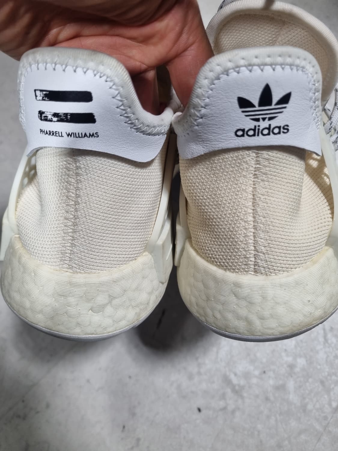 아디다스 퍼렐 윌리엄스 콜라보 스니커즈  상품이미지3