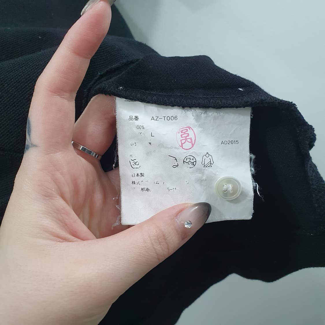 L 꼼데가르송 남성 블랙 레드와펜 폴로 데일리 심플 반팔티셔츠 상품이미지5