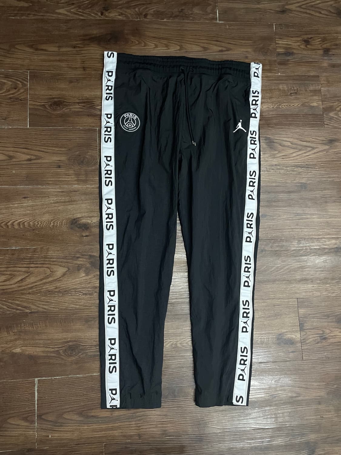 조던 x 파리 생제르맹 한정판 스냅버튼 팬츠 블랙 상품이미지1