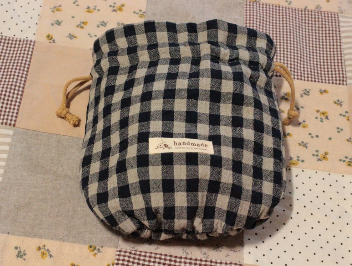 핸드메이드 네이비체크 셔링 스트링 파우치 상품이미지9