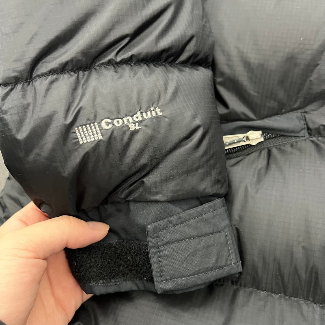 마운틴 하드웨어 OG 콘듀잇 SL 테크 패딩자켓 상품이미지5