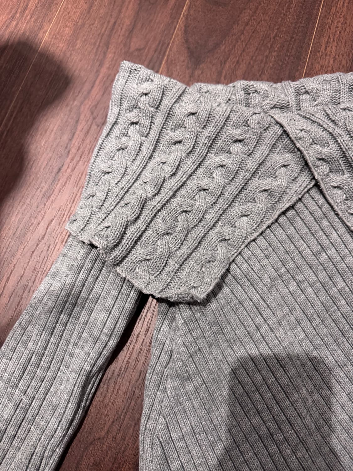 폴리수엠 오프숄더 니트 상품이미지4