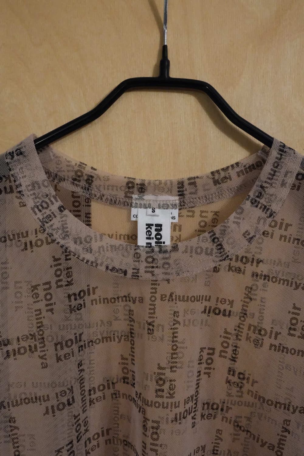 noir kei ninomiya Logo Mesh Sheer Top 상품이미지3
